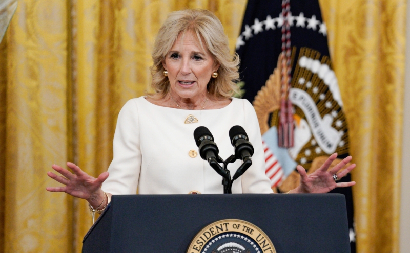 Первая леди США посетит Румынию и Словакию