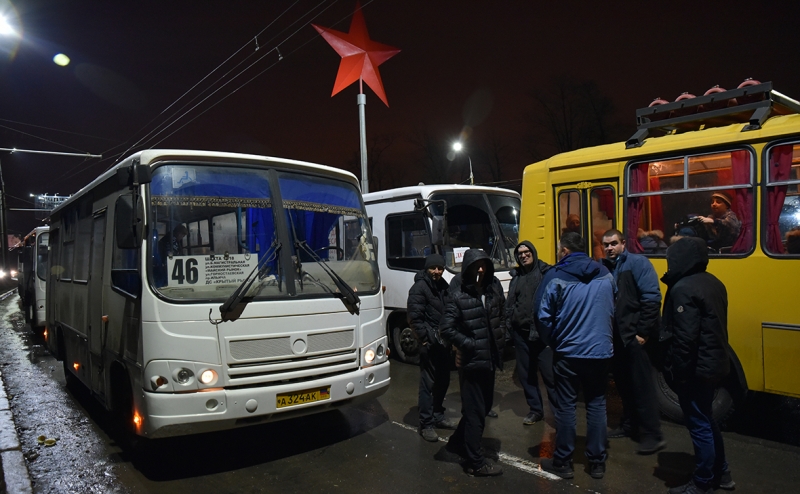 Первые автобусы с жителями ДНР прибыли в Россию