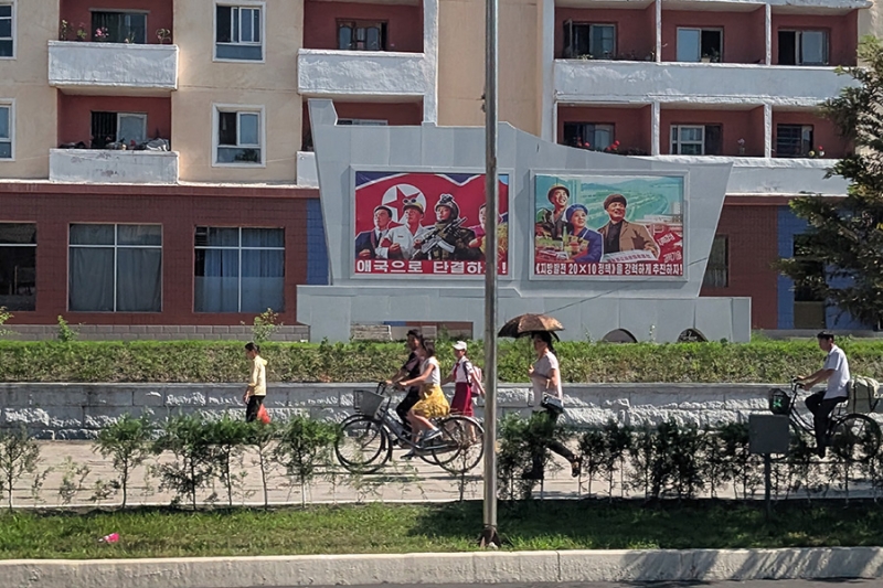 Первые туристы из России описали отдых на курорте в Северной Корее