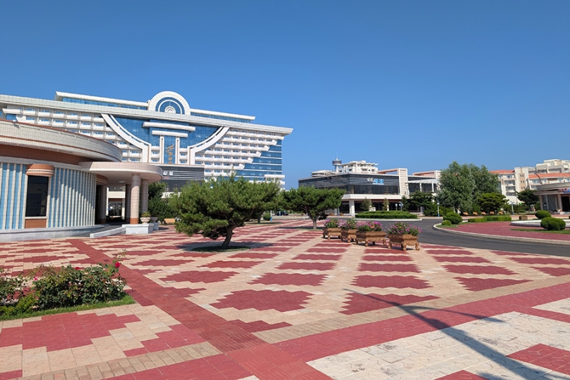 Первые туристы из России описали отдых на курорте в Северной Корее