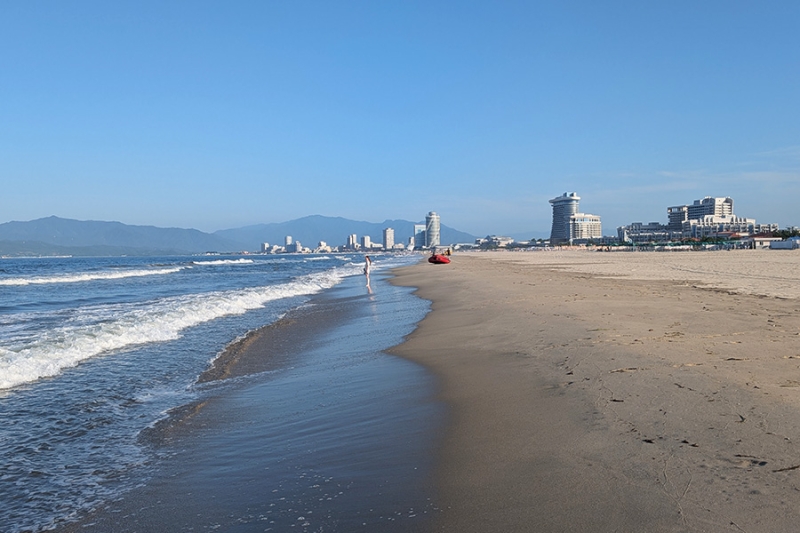 Первые туристы из России описали отдых на курорте в Северной Корее