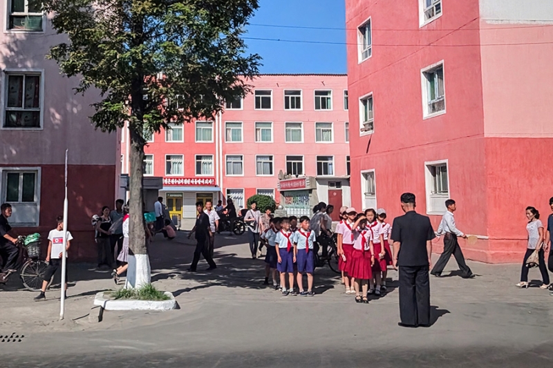 Первые туристы из России описали отдых на курорте в Северной Корее