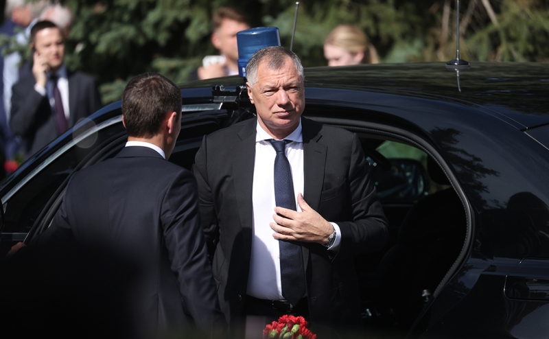 Песков объяснил отсутствие Путина на прощании со Старовойтом