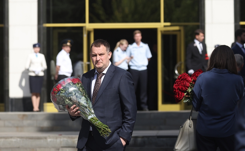 Песков объяснил отсутствие Путина на прощании со Старовойтом