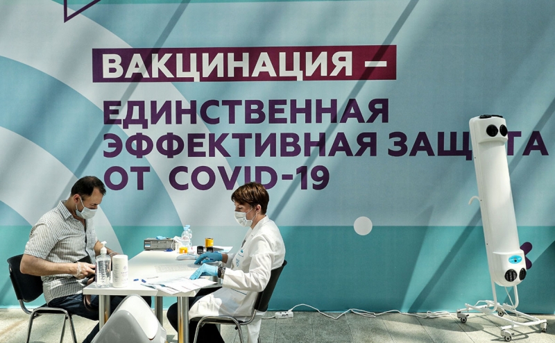 Песков связал высокую смертность с недостаточными темпами вакцинации