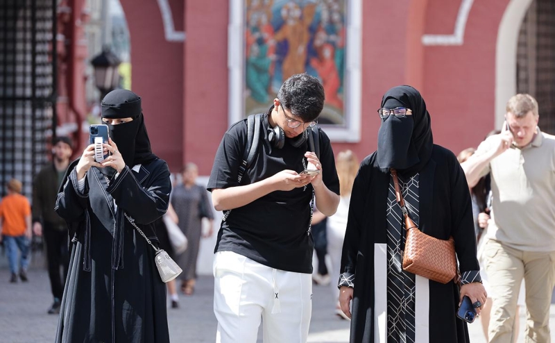 Песков заявил, что безопасность страны важнее ношения никабов