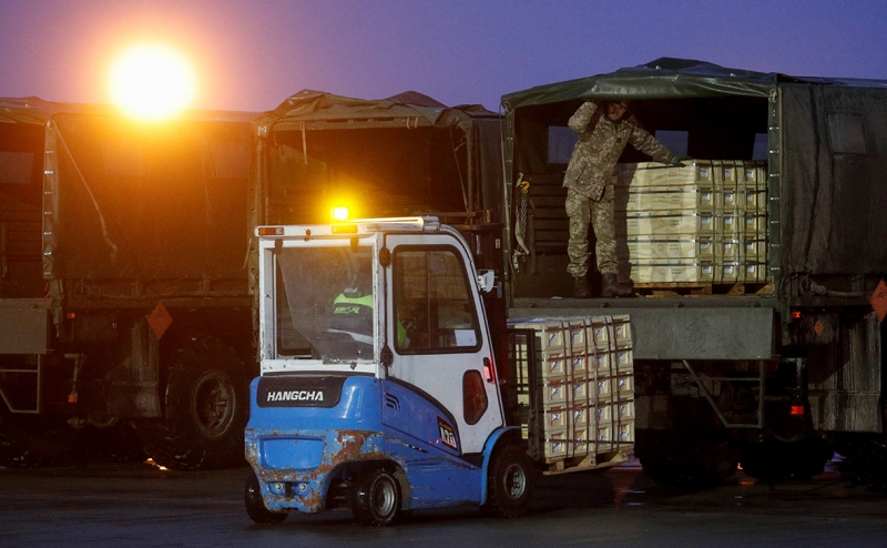 Песков заявил, что поставки оружия Украине принесут ей «больше страданий»