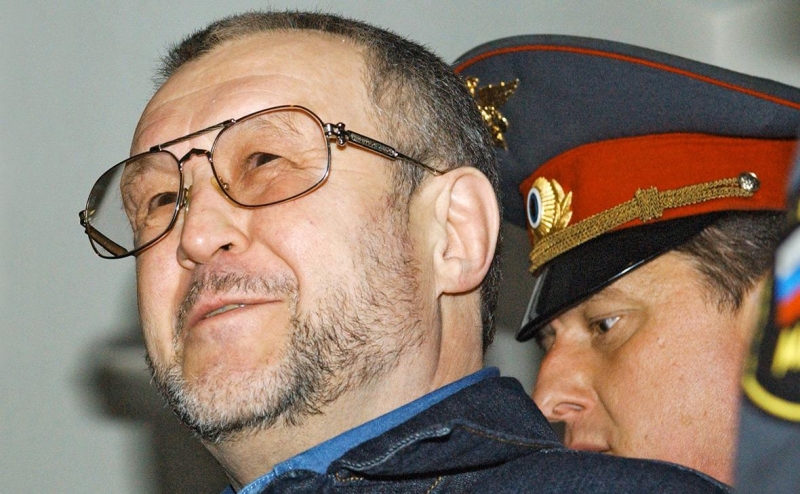 Петербургского киллера обязали вернуть гонорар за убийство