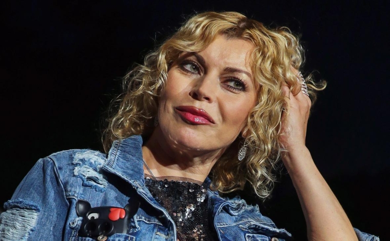 Певица Лада Дэнс попала в ДТП