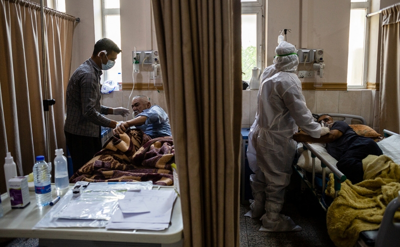 Pfizer заявила об эффективности нового препарата против COVID в таблетках