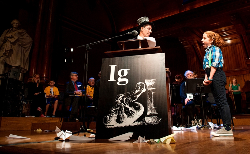 Пьяные черви и голуби-наводчики: за что вручили Шнобелевскую премию