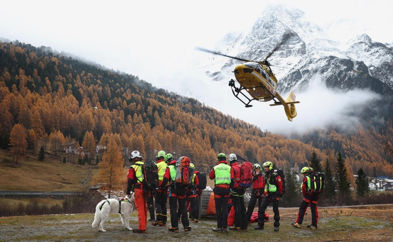 Пятеро альпинистов погибли при сходе лавины в Альпах