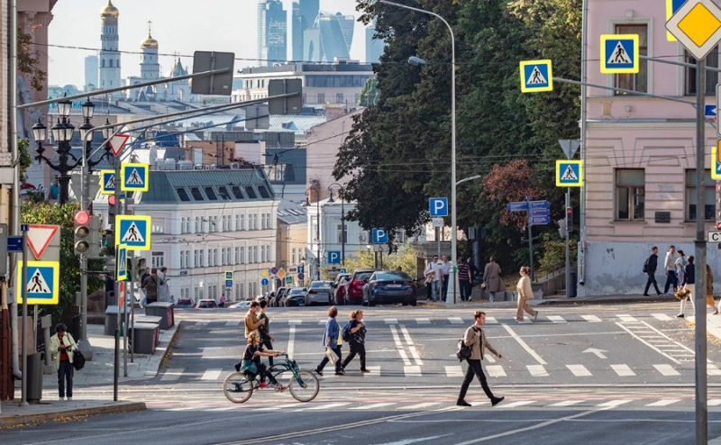 Площадь пожара на складе на востоке Москвы выросла до 4 тыс. кв. м