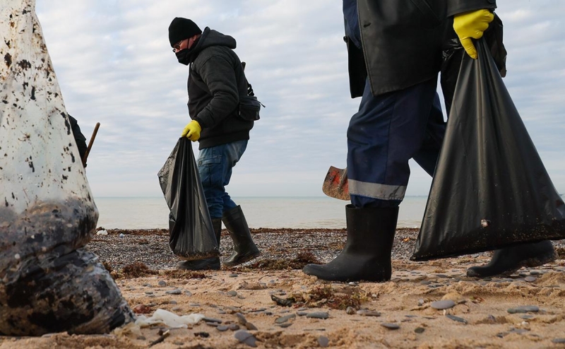 По реке Дон разлился растворитель