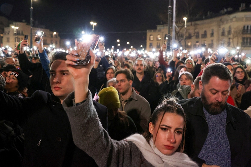 Почему венгры вышли на акцию протеста против правительства Орбана