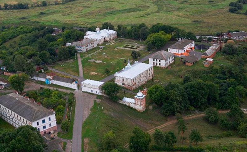 Под удары ВСУ попал Горнальский монастырь под Суджей