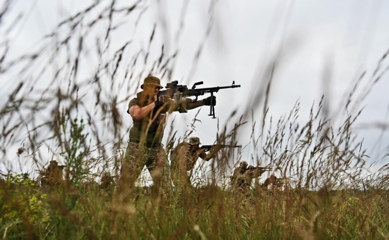 Подоляк и Кулеба назвали препятствие для контрнаступления ВСУ