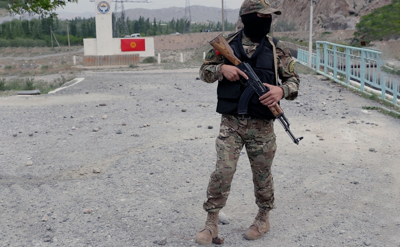 Пограничники Киргизии и Таджикистана устроили перестрелку с минометами