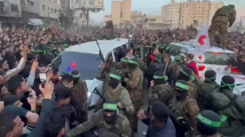 Появились кадры обмена заложниками между Израилем и ХАМАС