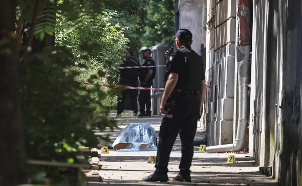 Появилось новое видео с палаткой застрявшей на пике Победы Наговициной