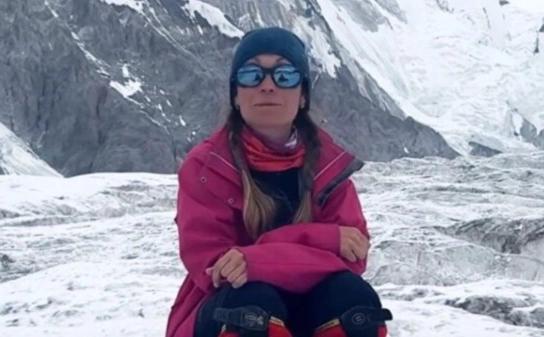 Появилось новое видео с палаткой застрявшей на пике Победы Наговициной