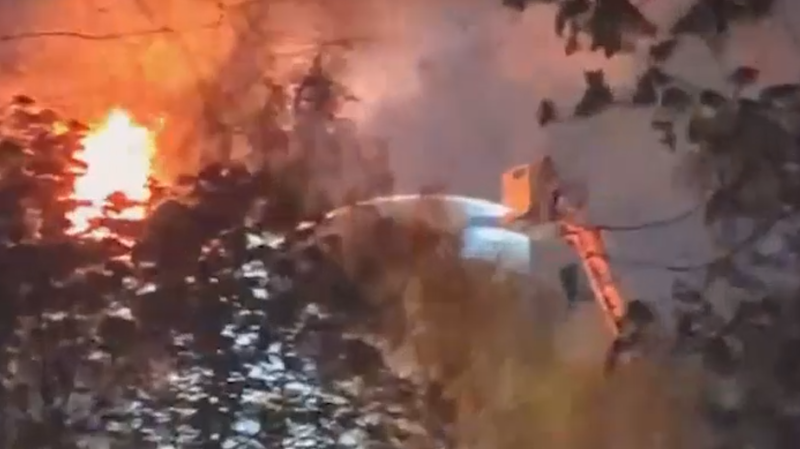 Появилось видео пожара в доме в Москве