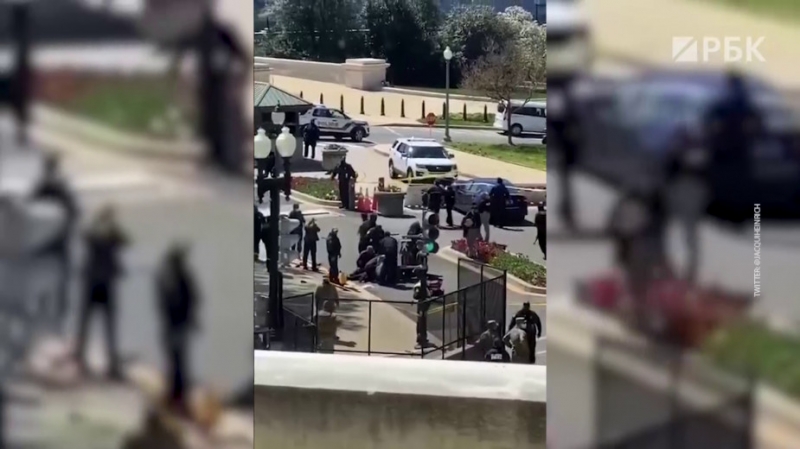 Полицейский погиб после нападения у здания Капитолия