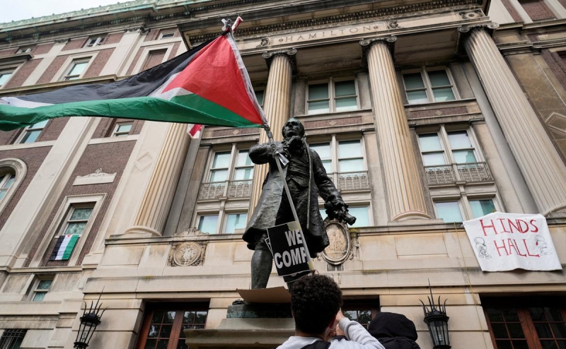 Полиция Нью-Йорка начала штурм захваченного студентами