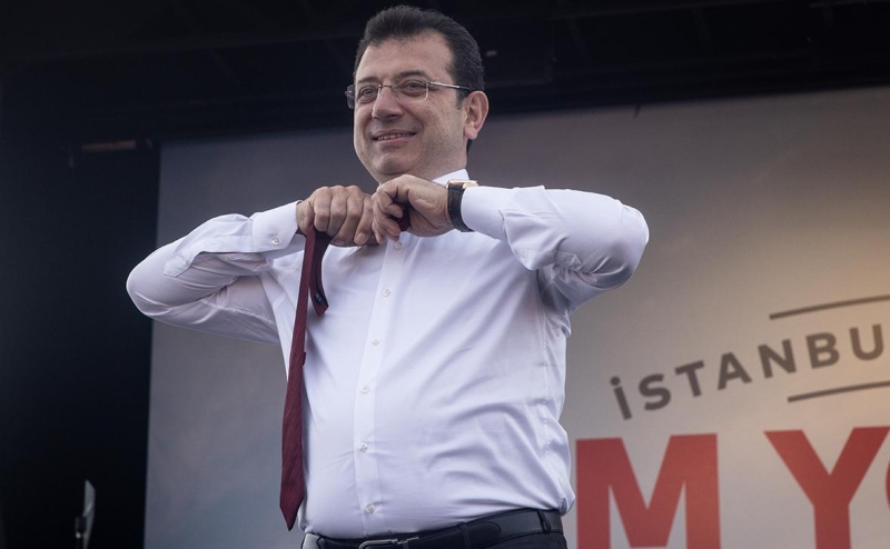 Полиция применила перцовый газ и водометы против протестующих в