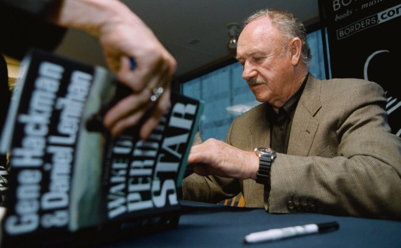 Полиция сочла смерть Джина Хэкмена и его жены подозрительной