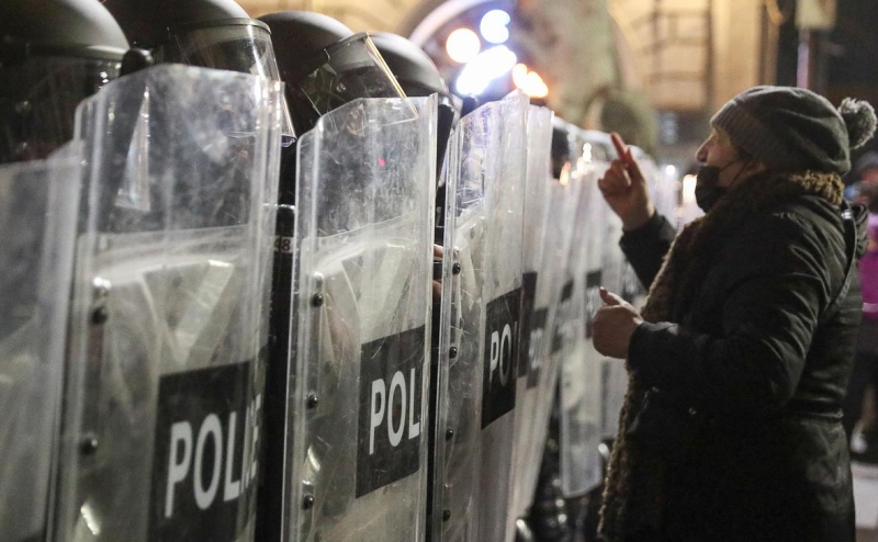 Полиция в Тбилиси применила светошумовые гранаты на акции протеста