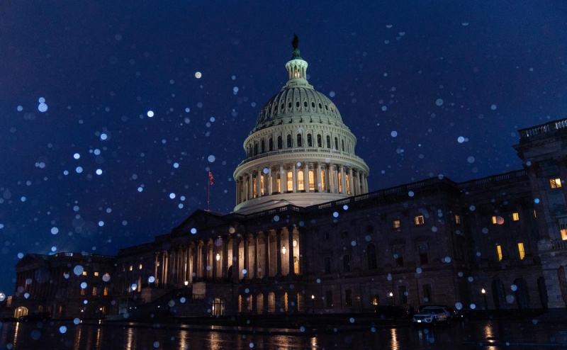 Politico узнала о плане «лестничного» финансирования правительства США