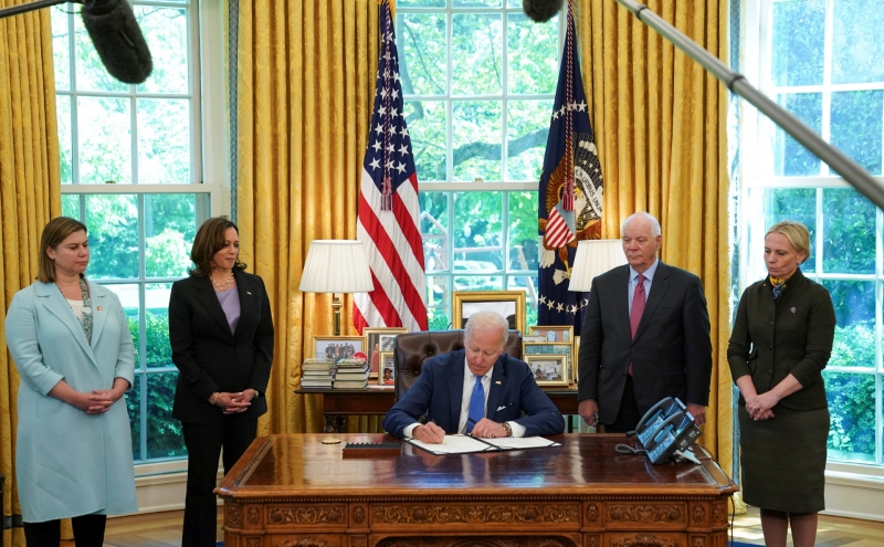 Politico узнала об «остывшем импульсе» поставок РСЗО из США на Украину