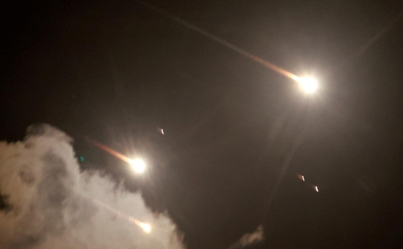 Politico узнало, почему США помогают сбивать ракеты Израилю, а не