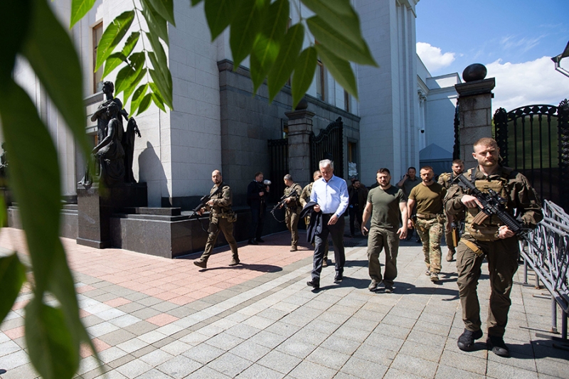 Политики и звезды: кто ездит к Зеленскому в Киев. Фотогалерея