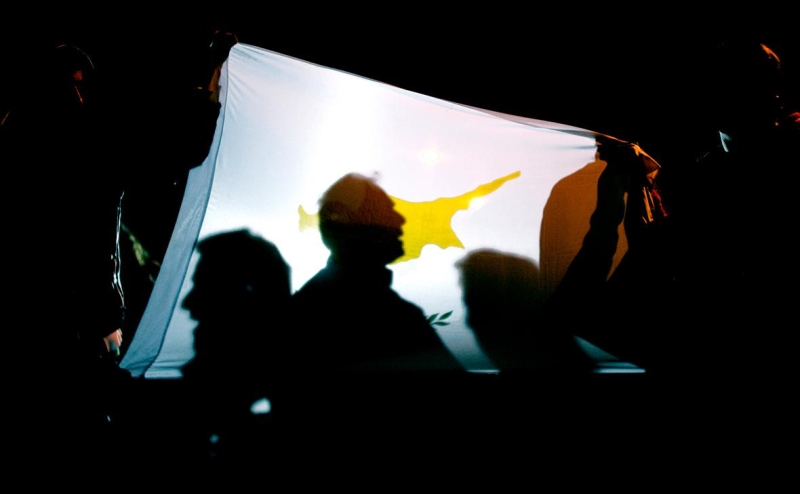 Politis узнала о требовании прекратить операции с