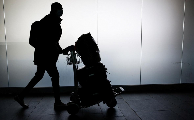 Польша и страны Балтии допустили запрет на въезд для россиян с визами ЕС