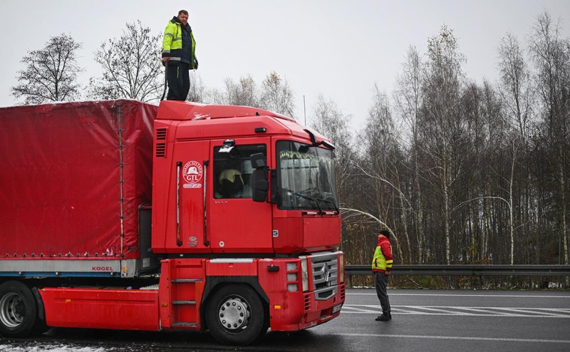 Польские водители возобновили блокаду КПП на границе с Украиной