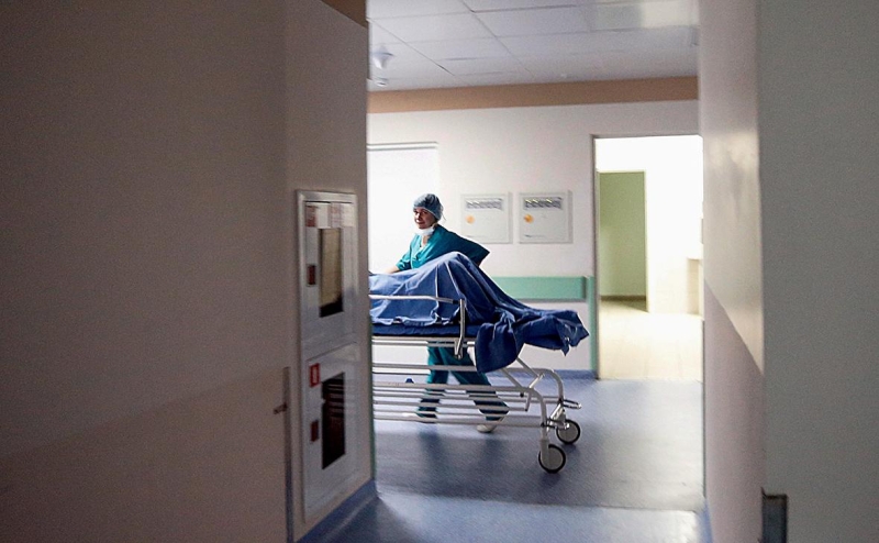 Попова назвала причину вспышки ботулизма в России