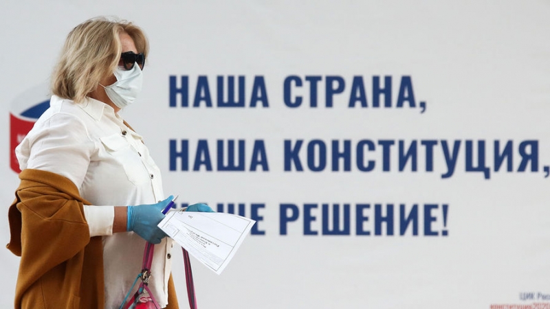 Поправки в Конституцию поддержали 77,84% россиян после обработки 85% протоколов
