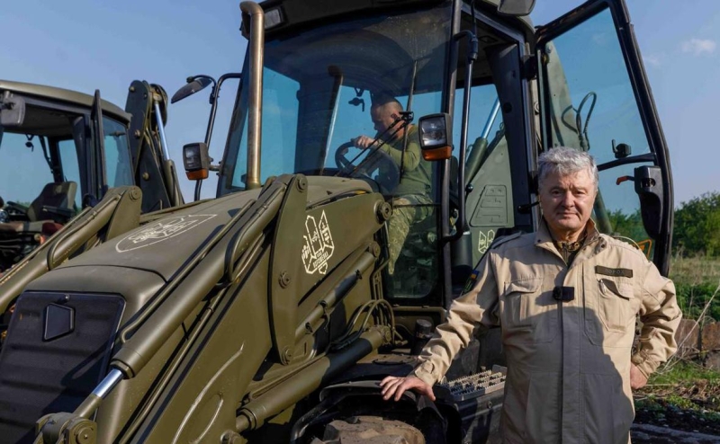 Порошенко счел объявление в розыск в России «почти боевой наградой»