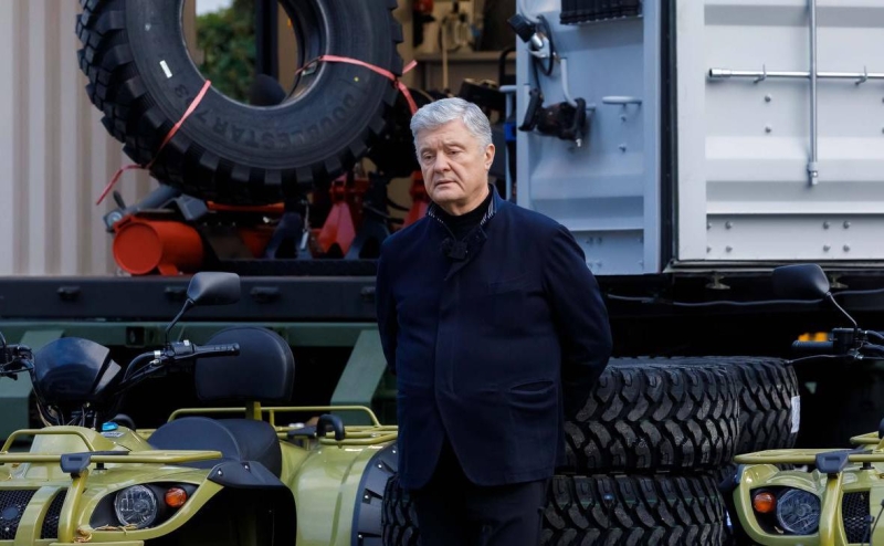 Порошенко заявил, что защищал Киев, когда власть покинула город в