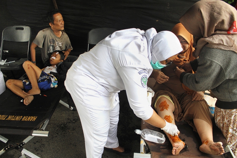 Последствия землетрясения в Индонезии. Фотогалерея