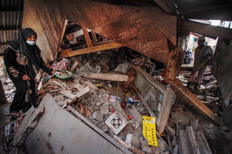 Последствия землетрясения в Индонезии. Фотогалерея