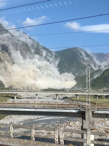 Последствия землетрясения в Тайване. Фотогалерея