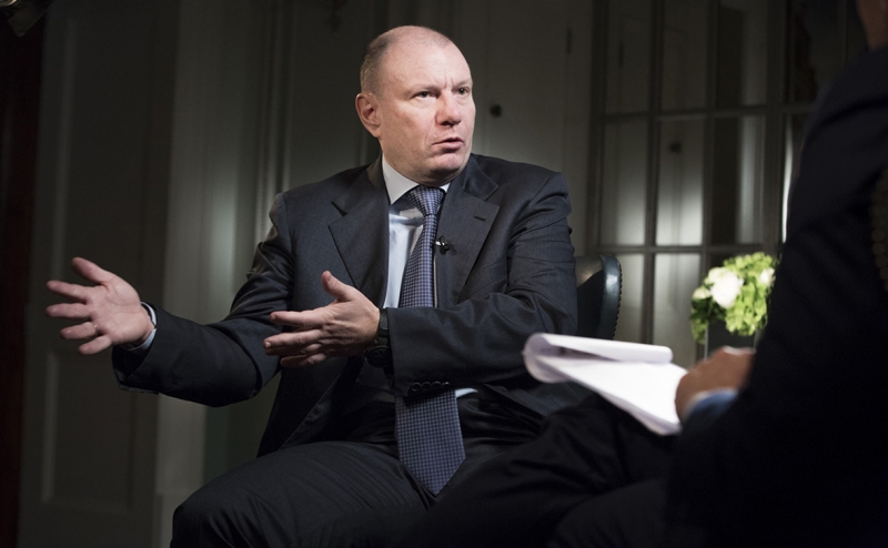 Потанин выкупит Росбанк у Societe Generale