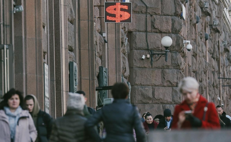 Потанин заявил, что &laquo;страна&nbsp;может&nbsp;жить&raquo; с долларом за ₽100&ndash;110