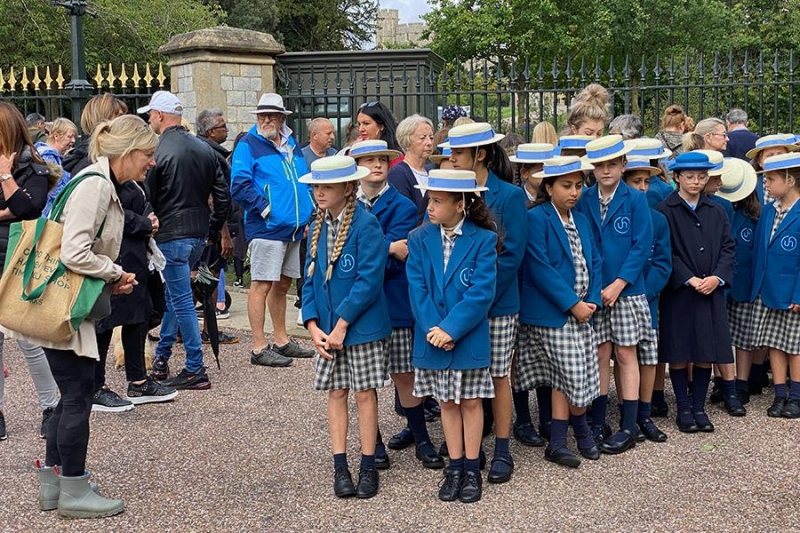 «Потеряли близкого человека». Как британцы прощаются с Елизаветой Второй