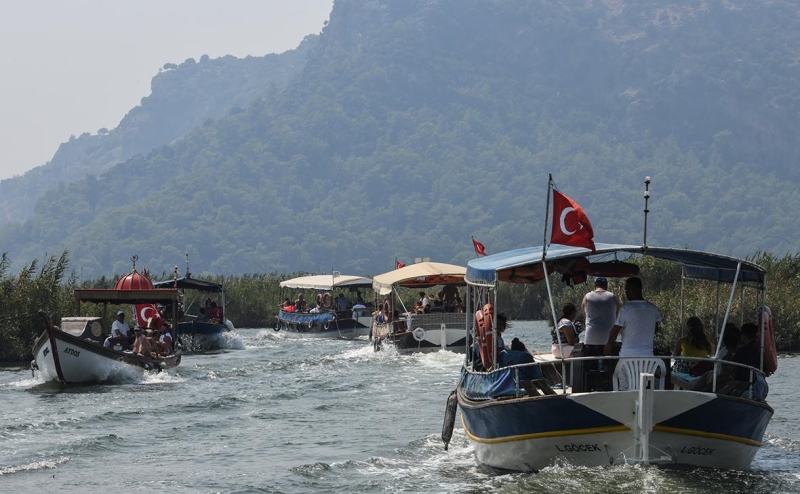 Поток россиян в Турцию в 2023 году приблизился к допандемийному уровню