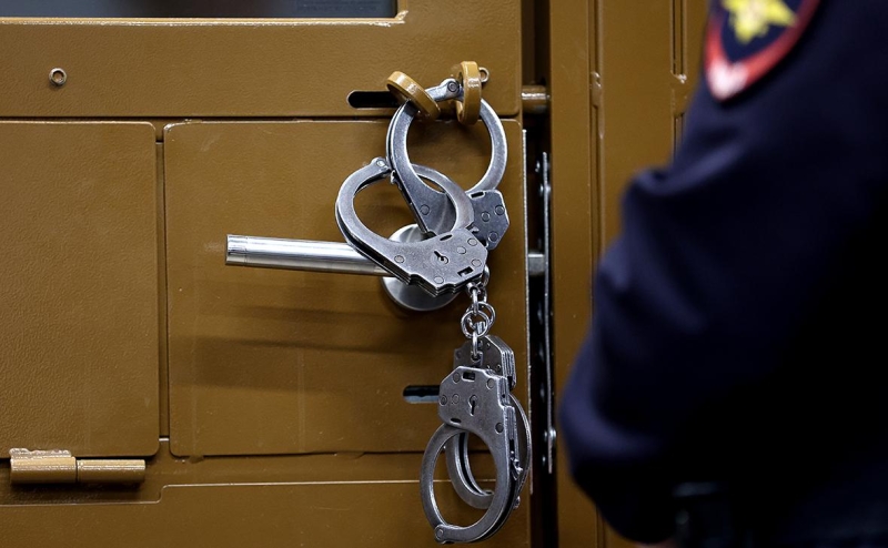 Повара приговорили к 17 годам за убийство командира на военной